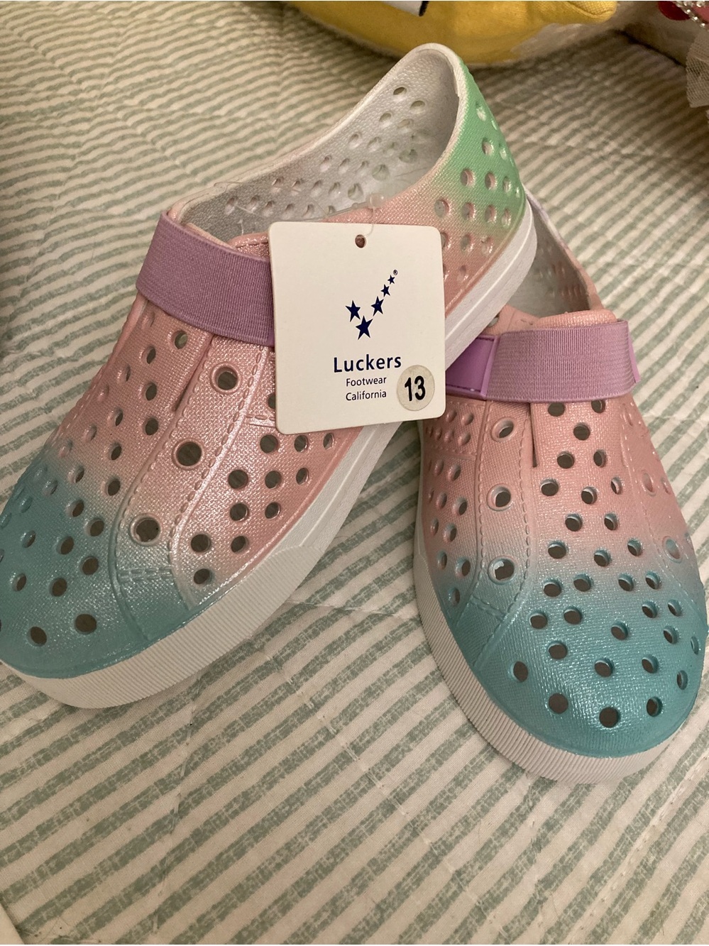 NWT Luckers Girls' Shock Absorbing Water Shoes Pastel 13 Little Kid